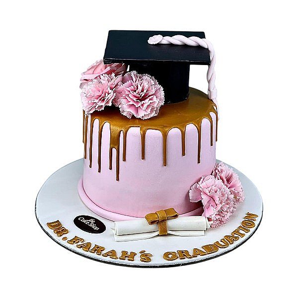 A graduation-themed cake 21