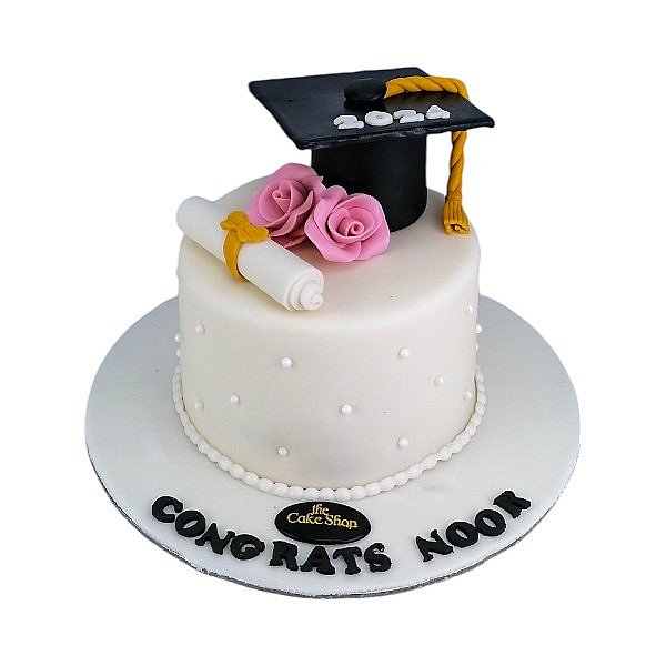 A graduation-themed cake 17